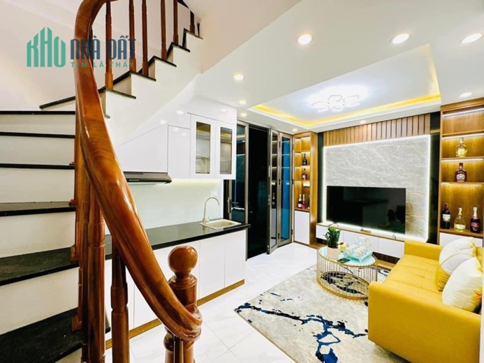Bán nhà riêng Hồ Tùng Mậu Cầu Giấy 6 tầng ,5,2T( thương lượng)mt4m