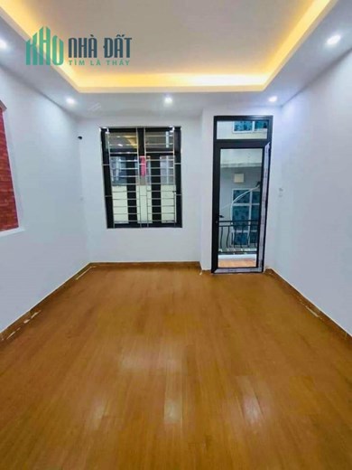 CHỈ 3 TỶ - NGÕ BA GÁC PHI - LÕI VĨNH HƯNG - DIỆN TÍCH 33M2 X 5 TẦNG X MẶT TIỀN 4M
