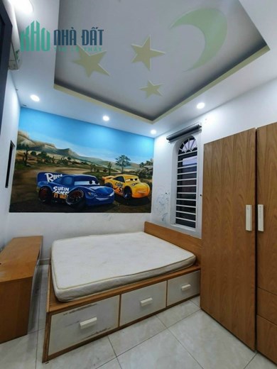 Bán nhà q9, gần Lê Văn Việt, HXH 8m--52M2--3 tầng--phân lô. Chỉ 6 tỷ TL tốt