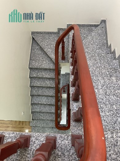 Bán nhà ngõ 33 Kiều Sơn, diện tích 48m 3 tầng GIÁ 2.5 tỉ ô.tô đỗ tận cửa