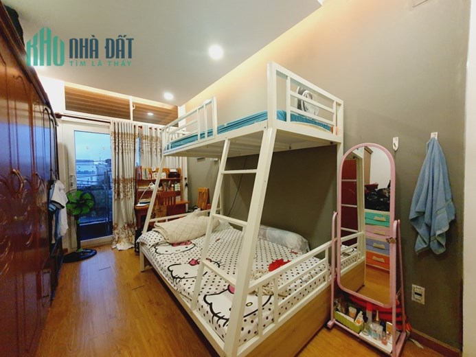 Bán nhà Q9, khu VIP phân lô, HXH 8m, 52m2, 4 tầng, cho thuê 10tr/tháng. Chỉ 5.5 tỷ.