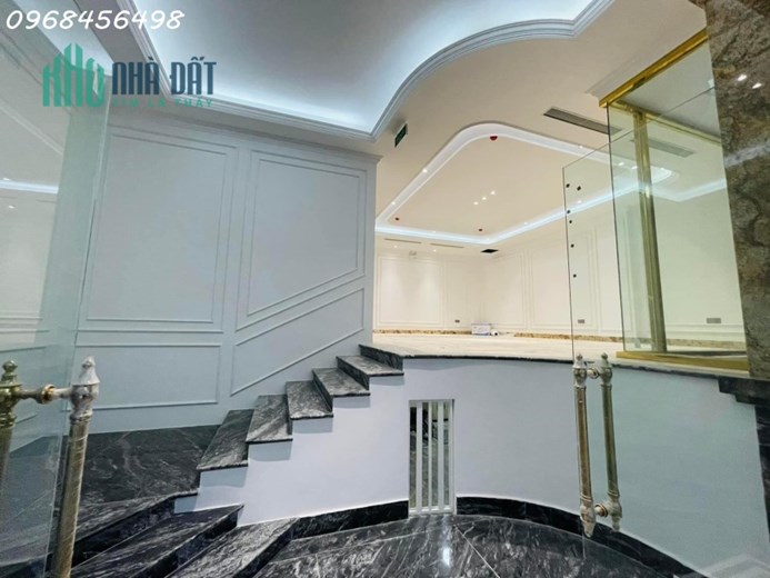Chính Chủ Bán Toà Nhà Văn Phòng Phố Nguyễn Văn Cừ Đẳng Cấp Nhất Long Biên, 7 Tầng Thang Máy, DT