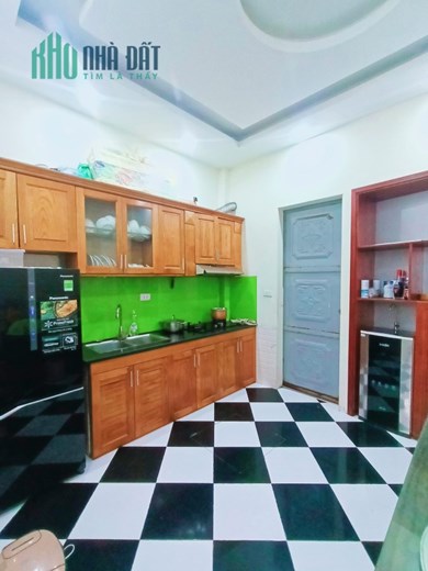 nhà mới THẠCH BÀN, GẦN PHỐ, XE 24 CHỖ ĐỖ CỬA, KINH DOANH. GIÁ RẺ