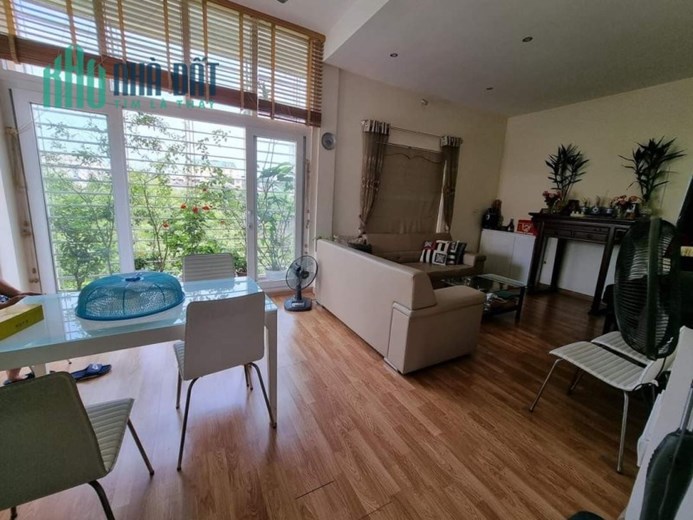 Bán nhà Trần Cung, Cầu Giấy. 232m2x4; MT9m; giá 20 tỷ. Phương