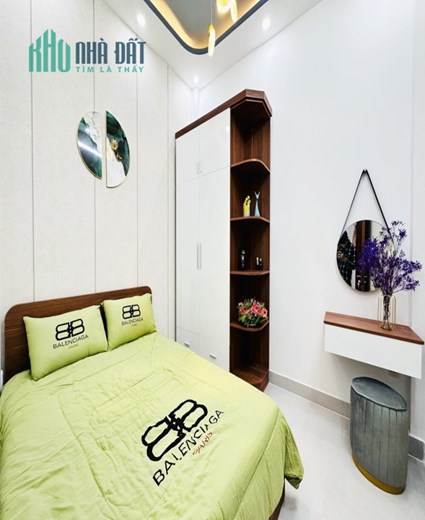 Bờ kè Hoàng Sa Q. 3, HXH 5m, 4 x 10m , 3Tầng BTCT ,3pn , Giá 5.49 Tỷ