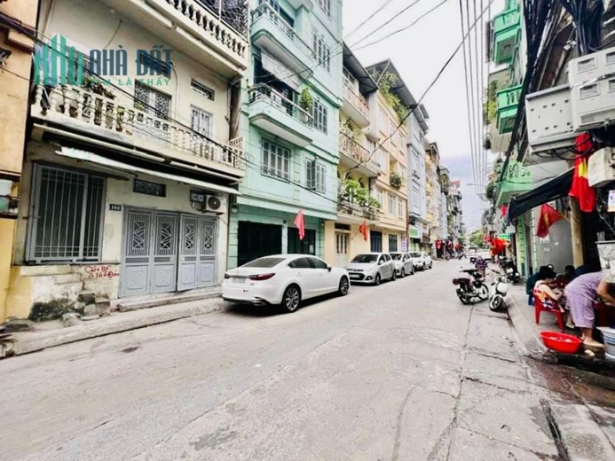 BÁN NHÀ NGÕ ĐƯỜNG KIM NGƯU HBT HÀ NỘI . PHÂN LÔ Ô TÔ ĐỖ CỬA VÀO NHÀ. GIÁ CHỈ NHỈNH 100TR/M2