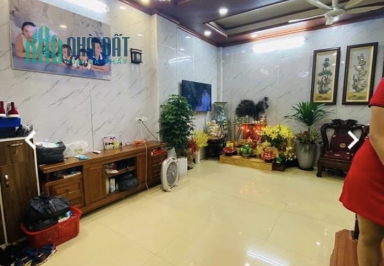 Bán nhà ngõ 72 Tân ấp,5p lên phố cổ, ngõ Rộng Thông,nội thất xịn,49m2,4T,mt:5m