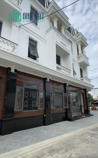 CHÍNH CHỦ CẦN BÁN NHÀ MỚI 100% FULL NỘI THẤT NGAY TRUNG TÂM TOÀ THÁNH TÂY NINH