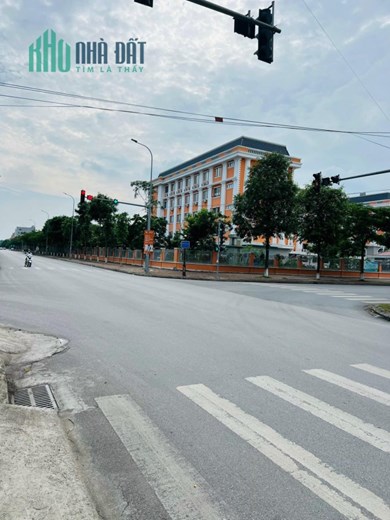 DUY NHẤT 2 LÔ NGUYỄN QUYỀN- ĐƯỜNG THÊNH THANG- VỊ TRÍ ĐẮC ĐỊA- CẠNH TRƯỜNG HOÀNG HOA THÁM!