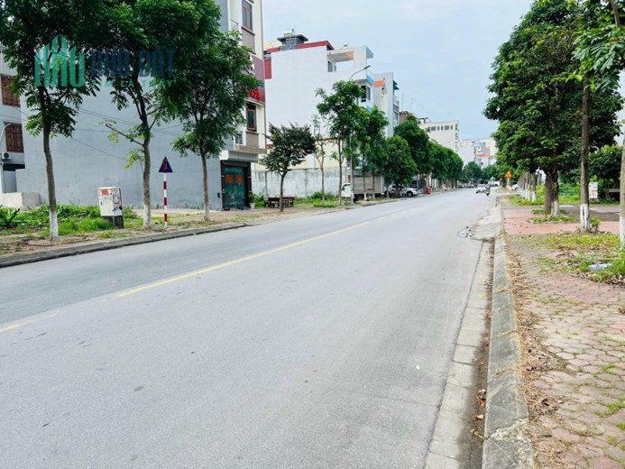 DUY NHẤT 2 LÔ NGUYỄN QUYỀN- ĐƯỜNG THÊNH THANG- VỊ TRÍ ĐẮC ĐỊA- CẠNH TRƯỜNG HOÀNG HOA THÁM!