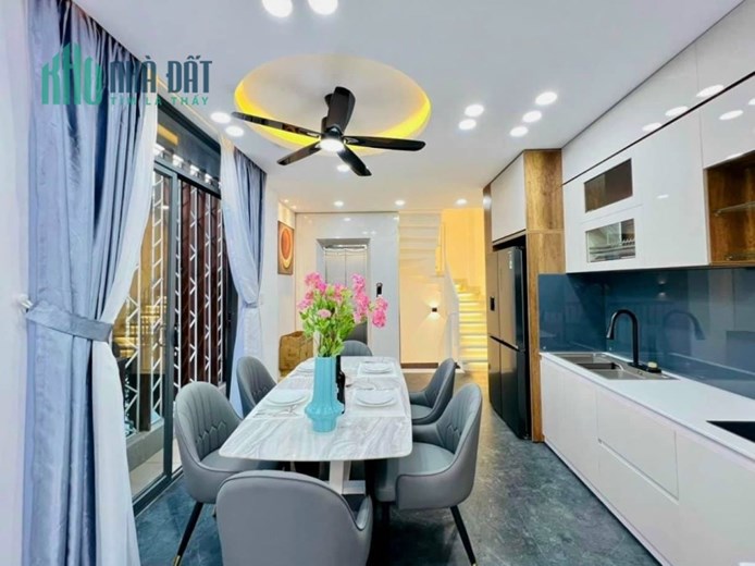 CHỦ NGỘP GIẢM 2.2TỶ - MẶT TIỀN PHAN VĂN TRỊ, F.10 - 72M2, NGANG 4.2M - CHỈ 10.7 TỶ