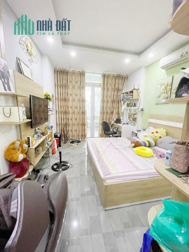 Định cư bán gấp nhà Phạm Viết Chánh, Bình Thạnh, 49m2, 4 tầng, chỉ 6 tỷ 400