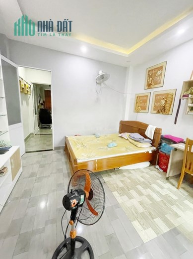Định cư bán gấp nhà Phạm Viết Chánh, Bình Thạnh, 49m2, 4 tầng, chỉ 6 tỷ 400