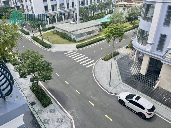VẠN PHÚC CITY GIÁ TỐT NHẤT.  NHỈNH 28TỶ. 198M. 5 TẦNG. CÓ THANG MÁY