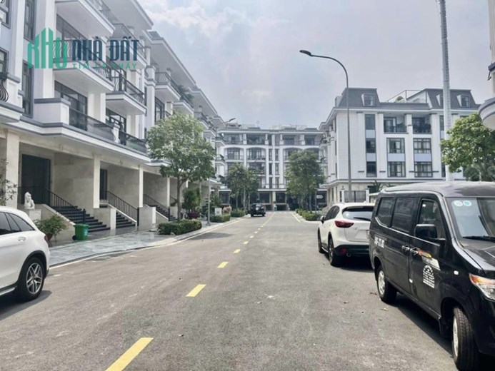 VẠN PHÚC CITY GIÁ TỐT NHẤT.  NHỈNH 28TỶ. 198M. 5 TẦNG. CÓ THANG MÁY