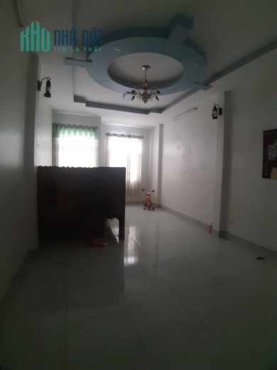 Bán Nhà 2 Tầng - Cổng Lớn - Ban Công Rộng - Nhỉnh 5 Tỷ - Hòa Hưng - Quận 10 - 0902934079