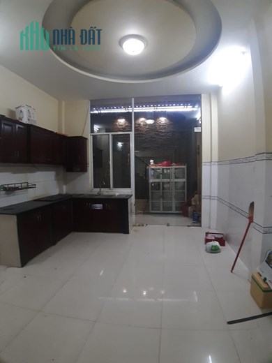 Bán Nhà 2 Tầng - Cổng Lớn - Ban Công Rộng - Nhỉnh 5 Tỷ - Hòa Hưng - Quận 10 - 0902934079