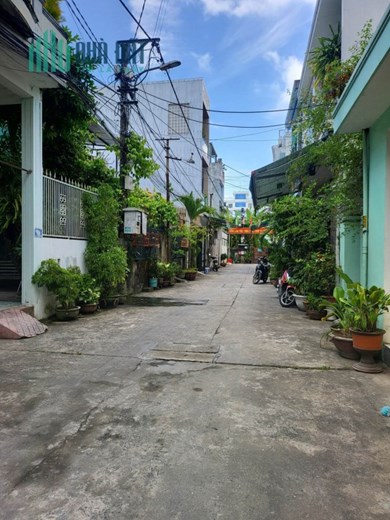 Nhà 3 tầng , kiệt ô tô, trung tâm của quận Hải Châu, chỉ 3 tỷ X