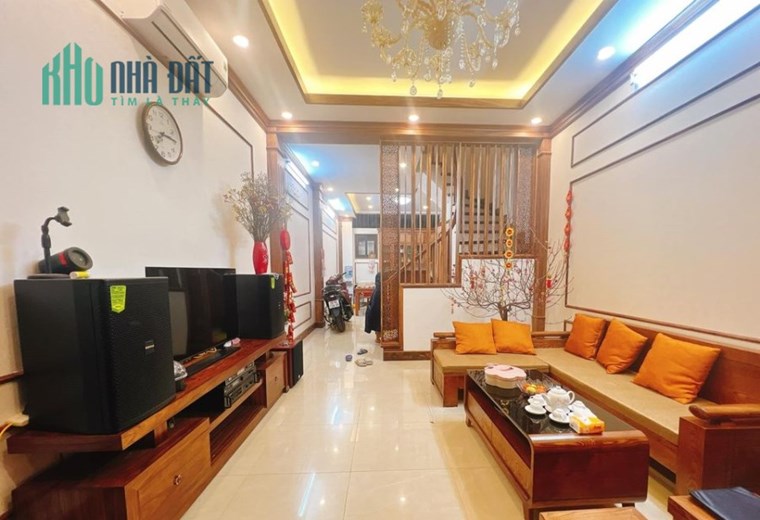Bán nhà 19/5, Hà Đông, ô tô vào nhà, 40m x mt 8 x 5.7 tỷ.