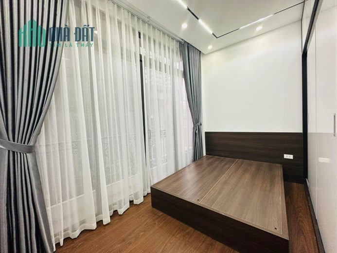 Bán nhà Yên Hoà 36m x 4 tầng, lô góc, nhà rộng đẹp