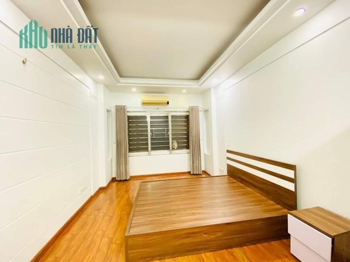 Bán Nhà nhà đẹp ở ngay phố Nguyễn Chánh 45m x 5t, 10m ô tô tránh, KD, ở sướng nhỉnh 6 tỷ