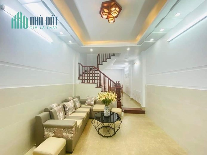 Bán Nhà nhà đẹp ở ngay phố Nguyễn Chánh 45m x 5t, 10m ô tô tránh, KD, ở sướng nhỉnh 6 tỷ
