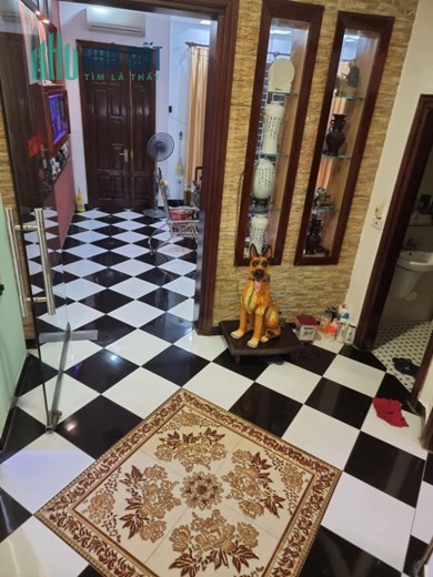 Bán nhà  Nguyễn Chí Thanh, Đống Đa. 56m2x5; MT6m; giá 25.5 tỷ. Phương