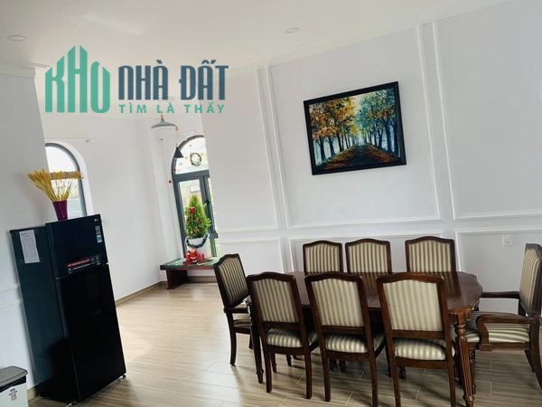 Villa Toạ Lạc Tại Đường Nguyên Tử Lực Phường 8 TP Đà Lạt.