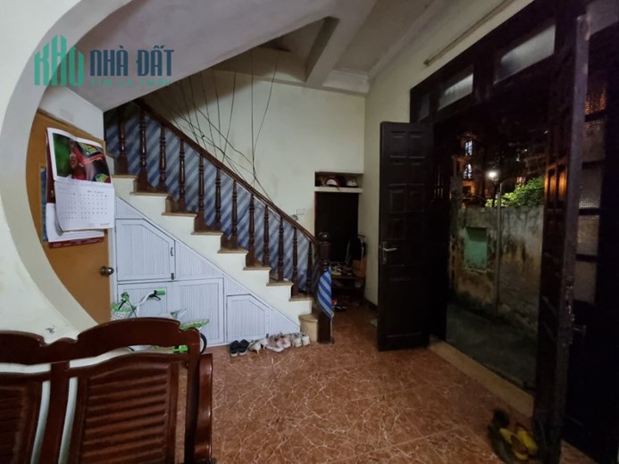 Bán nhà đường 800A, Cầu Giấy. 142m2, MT7m; giá 22.5 tỷ. Phương