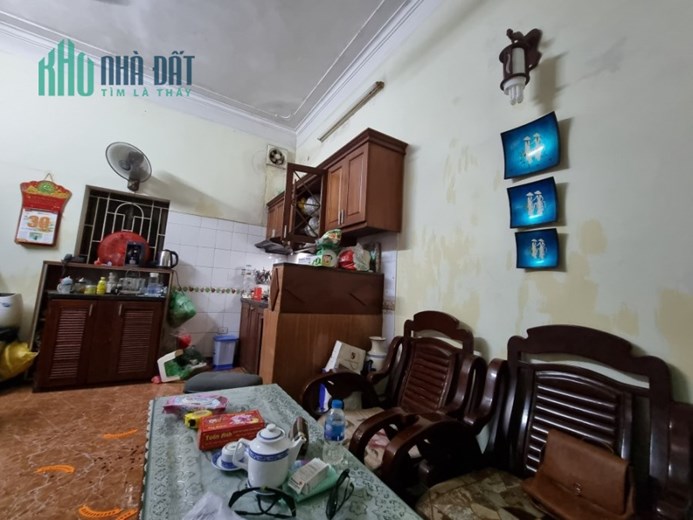Bán nhà đường 800A, Cầu Giấy. 142m2, MT7m; giá 22.5 tỷ. Phương