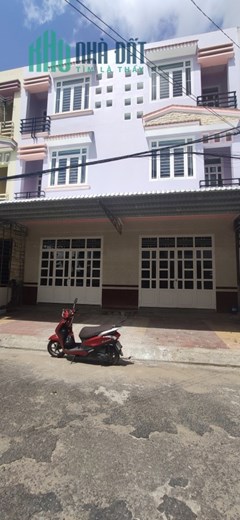 Chính chủ bán nhà liền kề có 5 phòng + tầng trệt rộng tại Phong Điền, Cần Thơ.