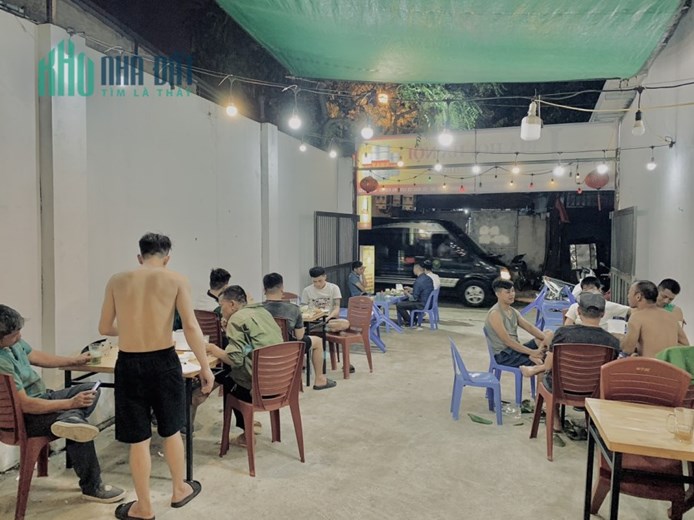 SANG NHƯỢNG 50% CỔ PHẦN QUÁN BIA HƠI