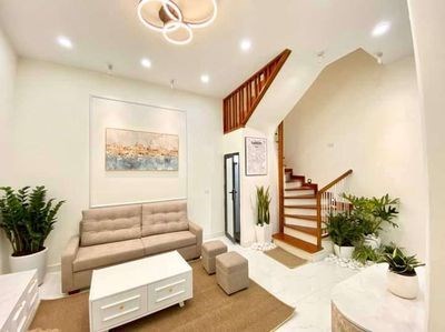 GIẢM GIÁ  MP Quán Thánh giá 15.5 tỷ, 35mx4T, Kinh doanh đông đúc
