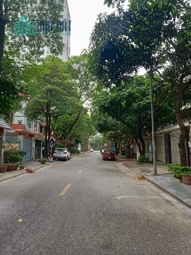 Nhà vườn liền kề Mỹ Đình 2: 130m2 5 tầng full nội thất, giá chỉ 24 tỷ