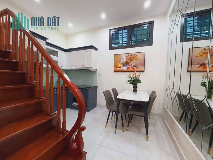 Bán nhà phố Bùi Xương Trạch, quận Thanh Xuân. THANG MÁY. Ô TÔ. 40m2 x 6T. Hơn 5 tỷ. 0968084286