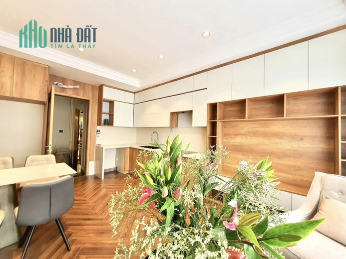 BÁN NHÀ PHỐ VIP NGUYỄN SƠN 40M2 6 TẦNG Ô TÔ THANG MÁY 8.8 TỶ