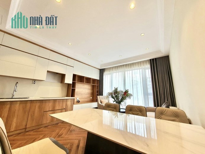 BÁN NHÀ PHỐ VIP NGUYỄN SƠN 40M2 6 TẦNG Ô TÔ THANG MÁY 8.8 TỶ