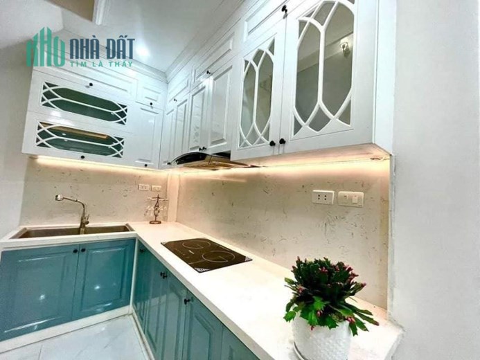 Cần Bán Căn nhà Quận thanh Xuân, Ngã Tư Sở. 41m x4 tầng, mt 3,9m giá 4,x tỷ