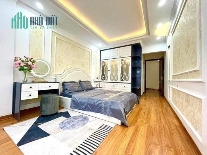 Cần Bán Căn nhà Quận thanh Xuân, Ngã Tư Sở. 41m x4 tầng, mt 3,9m giá 4,x tỷ