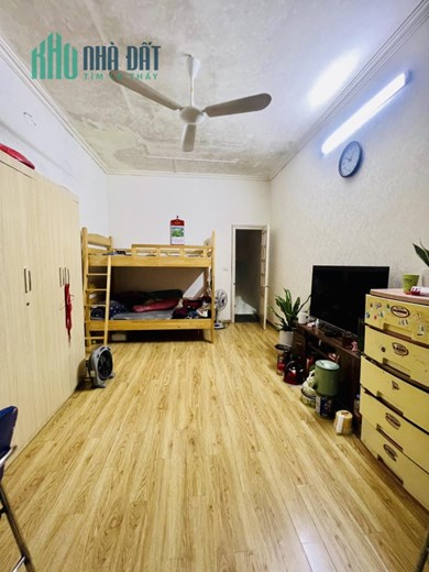 Bán Nhà Đống Đa 40m x 3 Tầng MT4m Ô Tô Đỗ Cửa Kinh Doanh Giá 5.7 Tỷ.