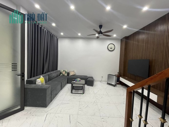 BÁN NHÀ HÀO NAM, ĐỐNG ĐA, NGÕ 3M, SỔ ĐẸP, 51m2 4T MT4M, GIÁ 5.1 TỶ