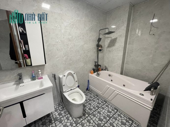 BÁN NHÀ HÀO NAM, ĐỐNG ĐA, NGÕ 3M, SỔ ĐẸP, 51m2 4T MT4M, GIÁ 5.1 TỶ