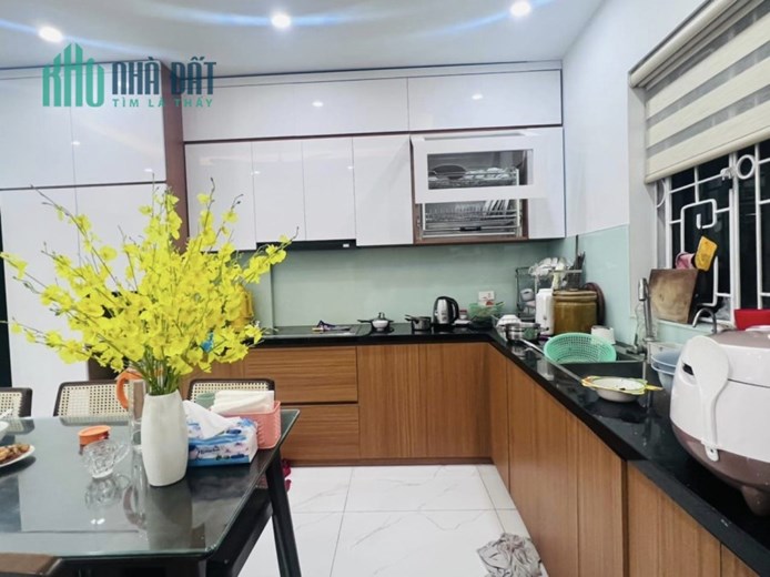 BÁN NHÀ ĐƯỜNG THÁI HÀ, NHÀ ĐẸP Ỏ NGAY,  DT: 50M x 4 TẦNG, GIÁ 7,5 TỶ