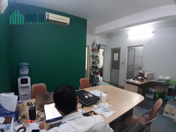 Bán chung cư Nam Trung Yên, Cầu Giấy 65m2, nhỉnh 2 tỷ, vị trí đắc địa, view đẹp