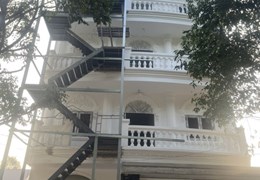 Cho thuê Siêu Phẩm nhà phố tân cổ điển 5 tầng lầu - 30 phòng tại Đường D4, Phường Hòa Phú, TP.Thủ