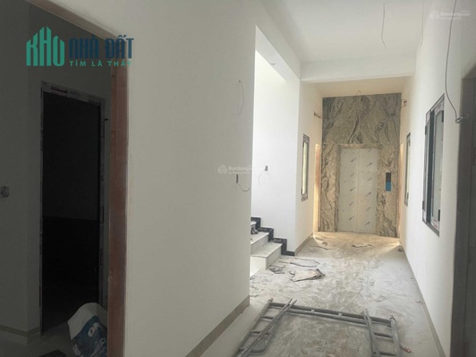Cho thuê Siêu Phẩm nhà phố tân cổ điển 5 tầng lầu - 30 phòng tại Đường D4, Phường Hòa Phú, TP.Thủ