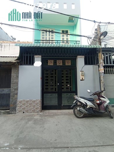 Bán nhà trục Tô Ký, 64m2 xe hơi đến nhà chỉ 3,x Tỷ cạnh bên CVPM Quang Trung