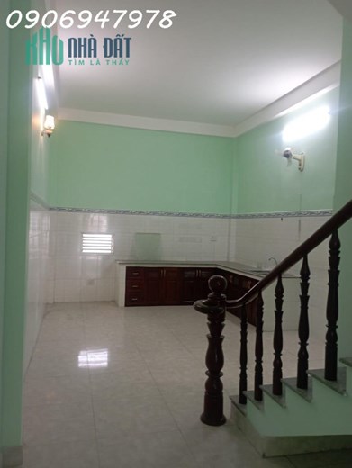 Bán nhà trục Tô Ký, 64m2 xe hơi đến nhà chỉ 3,x Tỷ cạnh bên CVPM Quang Trung
