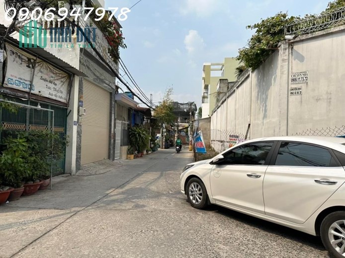 Bán nhà trục Tô Ký, 64m2 xe hơi đến nhà chỉ 3,x Tỷ cạnh bên CVPM Quang Trung