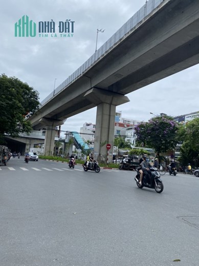 Cơ hội sở hữu nhà ở 2023. Bán nhà phân lô HOÀNG CẦU, Ô chợ Dừa. Nhà 4 tầng, DT 40m. Giá nhỉnh 7 tỷ.